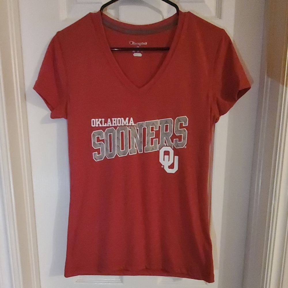 OU fitted tee